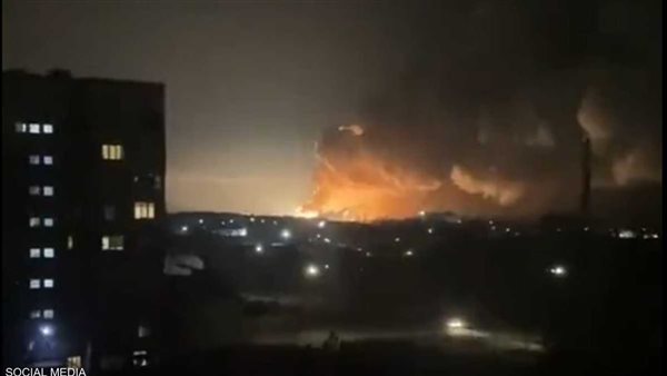 الانفجارات الأولى