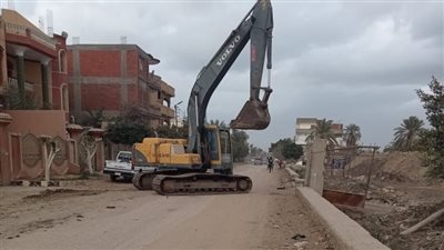 انهيار جزئي بحافة مصرف الوادي بالفيوم يُثير قلق الأهالي.. وقرار عاجل من المحافظ | صور