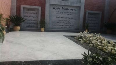 في الذكرى الثانية لوفاته.. فتح ضريح مبارك غدًا الجمعة لاستقبال الزوار