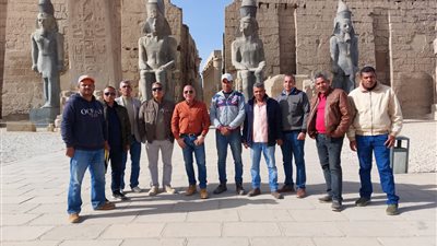 لوحة جنائزية من الجرانيت الأسود.. الآثار تعلن كشفًا أثريا جديدًا بالأقصر| صور 