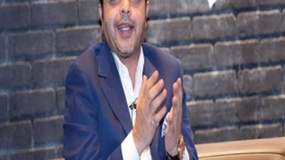 محمد هنيدي يدون عبر حسابه على موقع تويتر