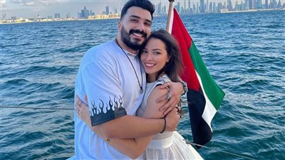 مرتديًا ملابس داخلية.. البلوجر أحمد حسام يثير الجدل بصوره خلال زفافه على المغربية عفراء السطي | فيديو