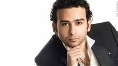 اتقبض عليا بسبب المخدرات وحاولت الانتحار.. تصريحات نارية من الفنان أحمد عزمي | فيديو