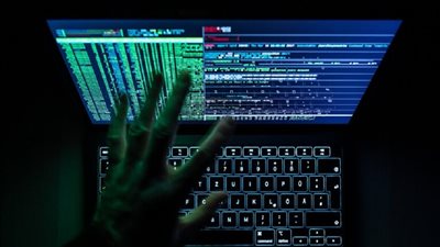 قراصنة أنونيموس يعلنون الحرب الإلكترونية على روسيا