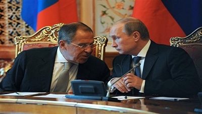 تجميد أصول.. الاتحاد الأوروبي يفرض عقوبات على الرئيس الروسي ووزير خارجيته بسبب أوكرانيا