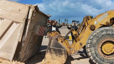 حي العامرية: انقلاب مقطوره بالهوارية أسفر عن إصابة السائق ولا توجد خسائر مادية