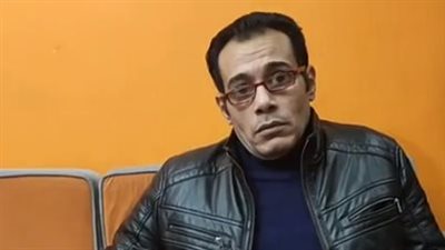 شاب يبتز طالبة بصور إباحية ومفبركة بالغربية.. ووالدها: طلب 5 آلاف جنيه عشان يمسحها | بث مباشر