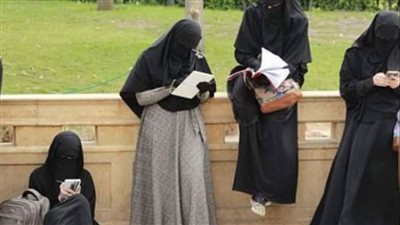  القضاء الإداري يرفض دعوى منع ارتداء النقاب بالمدارس