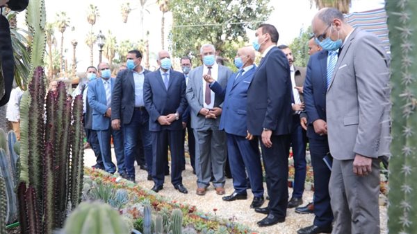 وزير الزراعة ومحافظ