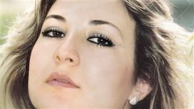 آخر ظهور لـ جالا فهمي في جنازة نجم الأهلي طارق سليم