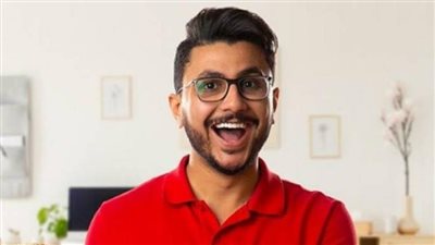 اليوتيوبر علي غزلان يتعرض للانتقادات على السوشيال ميديا بسبب إعلان عن سجادة صلاة| فيديو