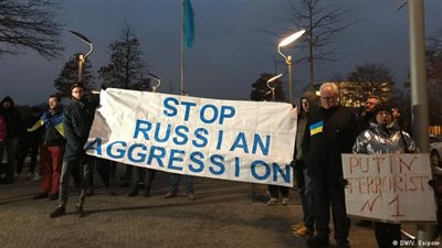 احتجاجات عارمة بمدينة سان بطرسبورج والشرطة تعتقل عددًا من المتظاهرين