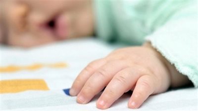 أم تترك رضيعها أسفل كوبري الأقصر وتفر هاربة.. والأمن يبحث عنها