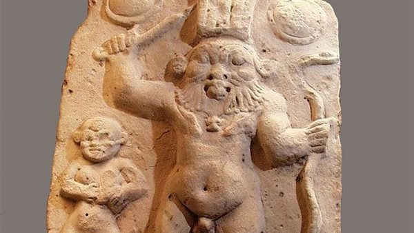 تمثال للإله بس من