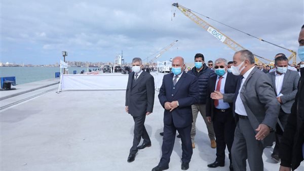 جولة تفقدية بميناء