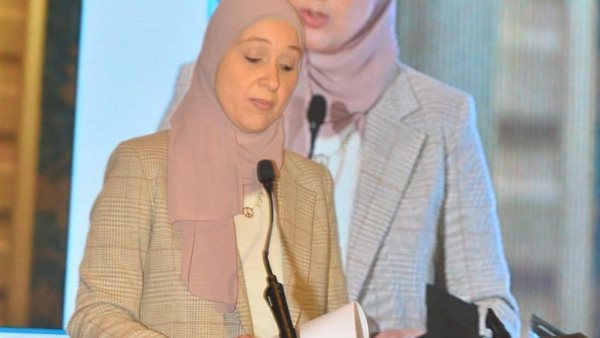 الدكتورة منى عصام