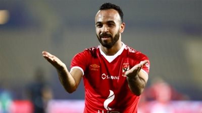 قفشة يتشاجر مع مصور بعد مباراة صن داونز.. وعضو بالزمالك يعتدي على حامل الكرات بمباراة الوداد | فيديوجراف