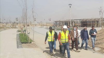 من الأكبر على مستوى العالم.. مسئولو الإسكان يتفقدون الحدائق المركزية بالعاصمة الإدارية