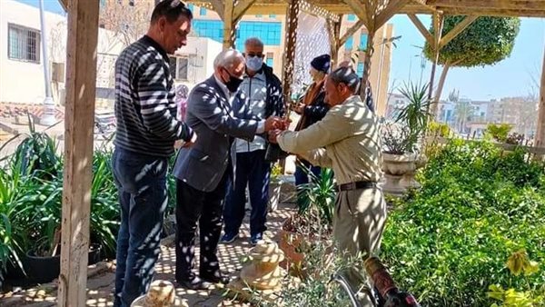 جانب من تسليم الأشجار