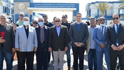 الغضبان يتفقد محطة تحلية مياه البحر ببورسعيد الجديدة