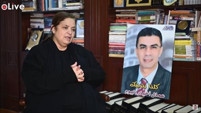 أرملة ياسر رزق: كان قاصد يهين الإخوان في مانشيت حضر الشعب وغاب الرئيس | فيديو