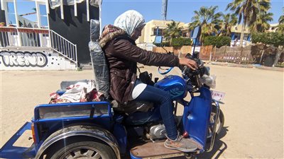 أرملة وأم لطفلين بالمنوفية: اشتغلت عاملة دليفري وأنا لا أستطيع المشي وحلمي افتتاح مطعم لذوي الهمم| فيديو