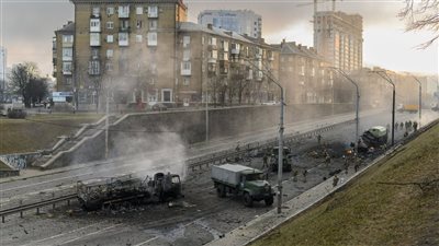 سفارة مصر بأوكرانيا: عودة 350 مصريا اليوم من بولندا.. وجهود جبارة لإجلاء العالقين | خاص