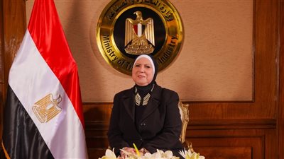 وزيرة التجارة: دراسة استثناء شركات لها التزامات تصديرية من قرار وقف التصدير 