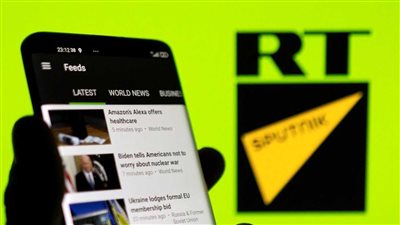 بعد فيسبوك.. يوتيوب يعلن حظر تلفزيون RT ووكالة سبوتنيك الروسيين في أوروبا