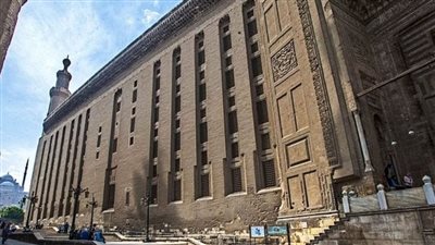 تم بناءها في 3 سنوات.. متحف المطار يلقي الضوء على مدرسة السلطان حسن | صور