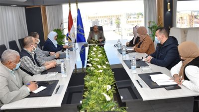 محافظ أسوان: حملة طرق الأبواب للتطعيم ضد كورونا لمن هم أكبر من 12 عامًا 6 مارس