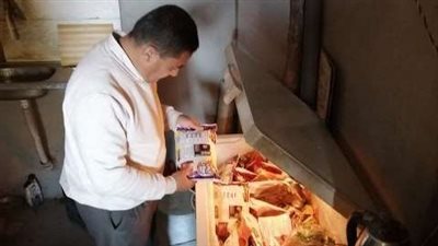 غلق وتشميع 43 منشأه مشبوهة وإعدام 3 أطنان أغذية فاسدة بالشرقية