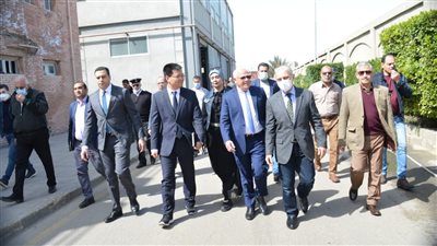 محافظ بورسعيد يجري جولة موسعة بالمنطقة الصناعية جنوب المحافظة| صور 