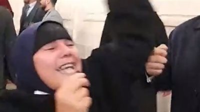 يحيا العدل.. زغاريد وفرحة أسرة فتاة المول عقِب إحالة المتهمين للمفتي| بث مباشر