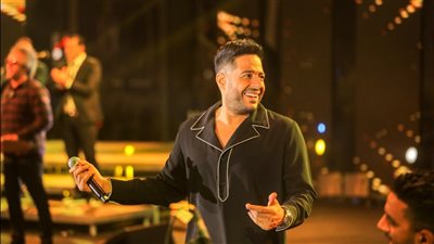 عقب حفله الأول.. حماقي يتصدر تريند تويتر بالكويت |صور