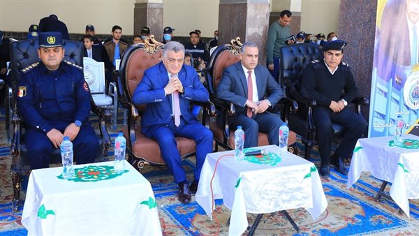 محافظ سوهاج ومدير