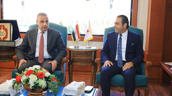 محافظ سوهاج يستقبل