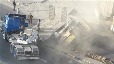 انقلاب سيارة نقل جنوب مدينة الغردقة دون إصابات