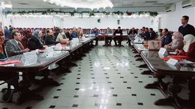رئيس جامعة بنها يفتتح فعاليات الدورة الرابعة لبرنامج القيادة والتأثير 