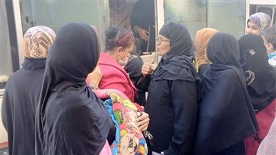 توقيع الكشف الطبي على 700 سيدة بالبحر الأحمر بقوافل الصحة الإنجابية | صور