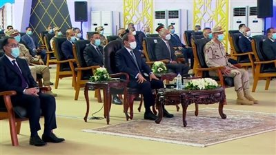 السيسي: لو وزير الإسكان قالي عايز برنامج للقاهرة والجيزة بـ 100 ألف وحدة سكنية هقول أنا جاهز