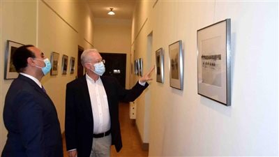 نائب محافظ الأقصر يتفقد بيت شيكاغو للمطبوعات النادرة بالكورنيش | صور 