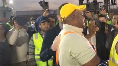 كابونجا ينجح في جر 8 عربات للمترو ويستعد لتسجيل رقم قياسي بموسوعة جينيس العالمية | بث مباشر