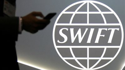 بعد حظر 7 بنوك روسية عنه.. ما هو نظام سويفت؟