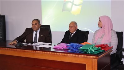 مركز التميز العلمي والتكنولوجي يختتم فعاليات أسبوع ريادة الأعمال