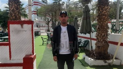 حازم إمام يصل إلى الزمالك لتجديد عقده مع النادي| صور