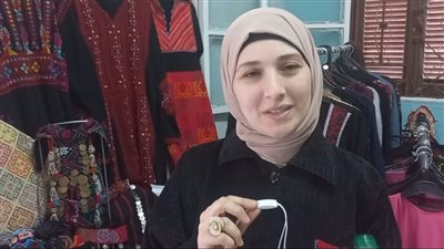 أزياء مودرن مستوحاة من التراث السيناوي.. سيدة بالعريش تصمم ملابس على الطراز البدوي | فيديو