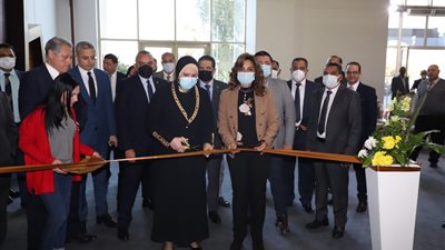 وزيرة الصناعة: 220 مليون جنيه لتمويل مشروعات الأثاث في دمياط ورفع كفاءتها 