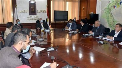 محافظ الأقصر يوجه بإعداد تقرير تفصيلي بجميع التعديات الزراعية للتعامل معها بشكل حاسم