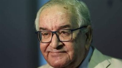 الإسكندرية السينمائي يمنح المخرج محمد عبد العزيز وسام البحر المتوسط